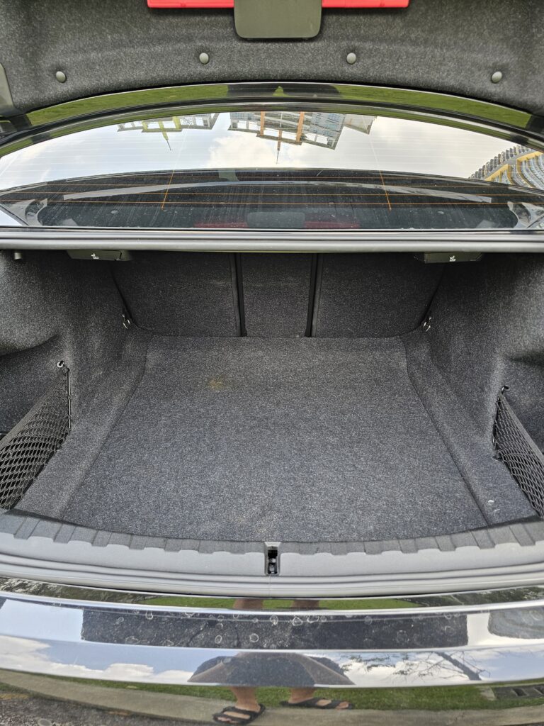 BMW 320i